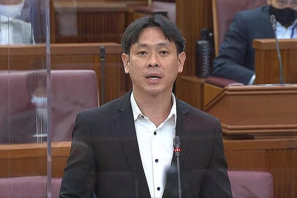  Encik Louis Ng (GRC Nee Soon). 