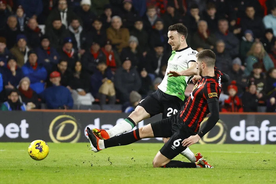 TETAP MENGANCAM: Pemain sayap Diogo Jota menjaringkan gol keempat Liverpool dalam perlawanan menentang Bournemouth. 