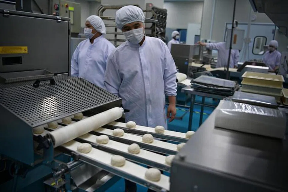 UJIAN GETIR: Syarikat pengeluar makanan setempat hadapi cabaran besar akibat penularan koronavirus susulan arahan menutup operasi dan tempoh pemutus litar dilanjutkan sehingga 1 Jun ini. 