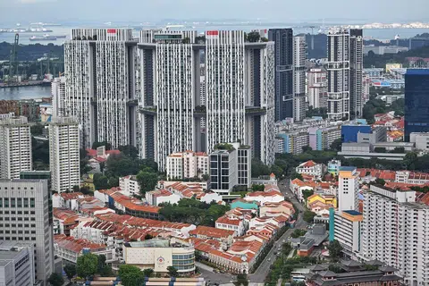 KIAN BERTAMBAH: Data kilat portal hartanah SRX dan agensi hartanah 99.co mendedahkan pada Khamis bahawa sebanyak 54 flat HDB bertukar tangan pada harga sejuta dolar atau lebih pada Ogos, naik daripada 32 unit pada Julai 2023. 