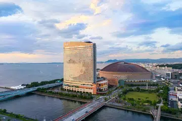 Hilton Fukuoka Sea Hawk ialah sebahagian daripada kompleks hartanah yang diperolehi GIC pada 2007. 
