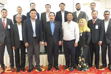 KEPIMPINAN BARU: Presiden DPPMS, Encik Farid Khan (lima dari kanan, barisan depan) bersama anggota lembaga pengarah DPPMS yang baru dilantik dalam AGM yang diadakan akhir bulan lalu. - Foto DPPMS