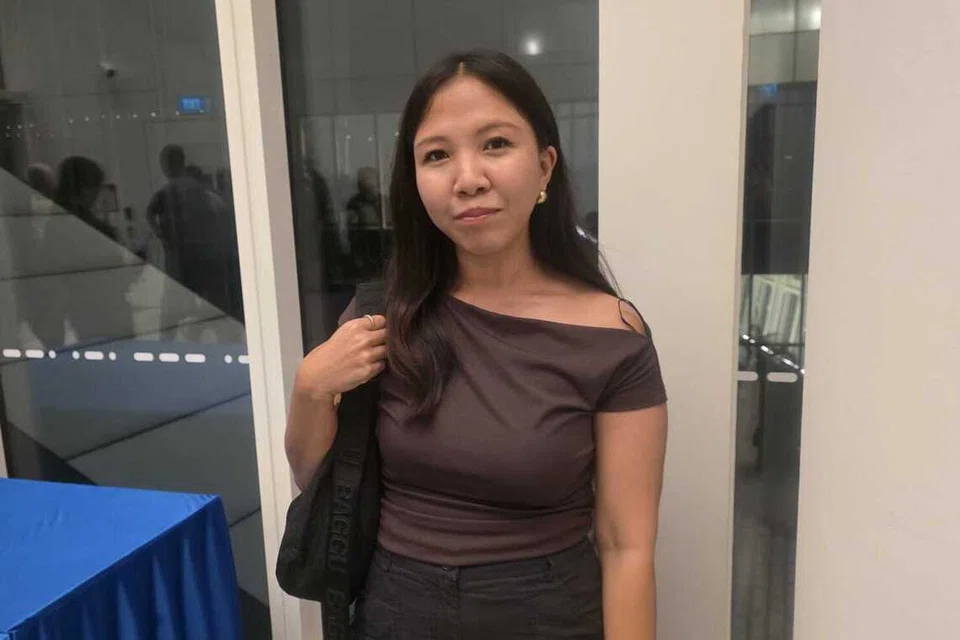 Lovehunters, Cik Siti Erinna Riduan