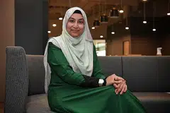 TANGGUNGJAWAB PUPUK RASA CINTA TERHADAP BAHASA: Cikgu Shaheda Salim menganggap guru bertindak sebagai pemangkin agar para pelajar terus mencintai bahasa Melayu dan melihat kepentingannya kelak. - Foto BH oleh KHALID BABA