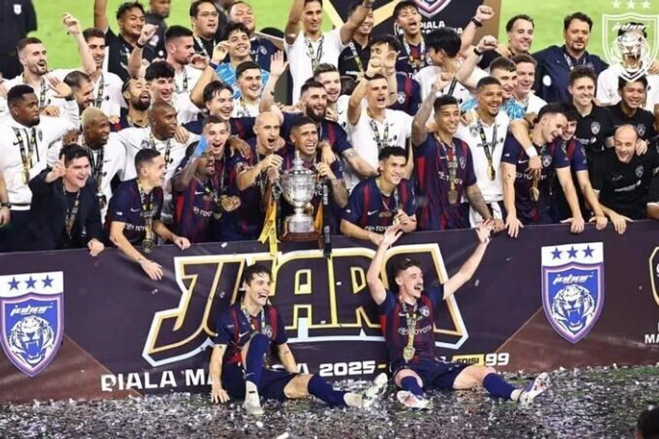 Johor Darul Ta’zim (JDT) meraikan kemenangan selepas menewaskan Kuching City 2-0 di Stadium Nasional Bukit Jalil untuk menjuarai Piala Malaysia pada 23 Mei.