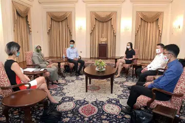 - Foto BH oleh ALPHONSUS CHERN