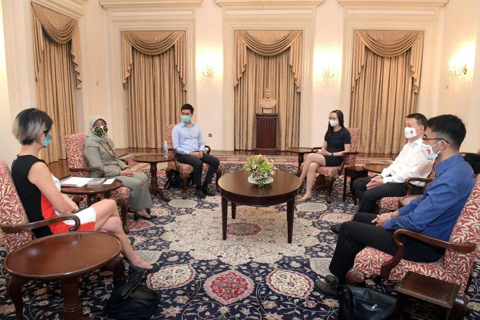 - Foto BH oleh ALPHONSUS CHERN