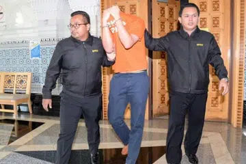SIASATAN 1MDB: Mantan pegawai khas Datuk Seri Najib, Amhari Efendi Nazaruddin, diheret ke mahkamah oleh SPRM pada 25 Jun 2018.