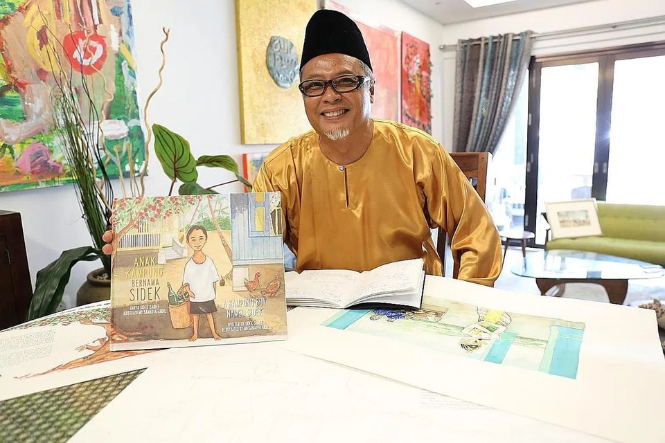 USAHA BERBALOI: Sebagai pelukis buku kanak-kanak Anak Kampung Bernama Sidek, Encik Mohd Samad Afandie perlu menyelami memori Encik Sidek Saniff ketika membesar di Kampung Radin Mas sebelum melakar ilustrasi buku tersebut. Encik Samad berasa gembira dengan hasilnya walaupun perlu mengambil masa yang lama. - Foto BM oleh FAKHRURADZI ISMAIL