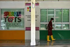 18 kes yang disahkan mempunyai hubungan dengan kelompok baru di pra sekolah PCF Sparkletots di Blok 126 Fengshan. 