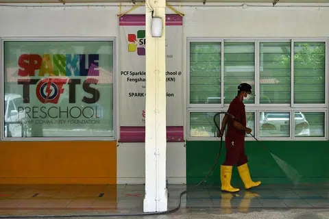 18 kes yang disahkan mempunyai hubungan dengan kelompok baru di pra sekolah PCF Sparkletots di Blok 126 Fengshan. 