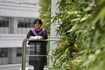 KINI BERJAYA MASUK POLY: Encik Shuqri merupakan antara lulusan terbaik yang diiktiraf sebagai Pemenang Pingat Emas Tay Eng Soon. - Foto oleh DESMOND FOO