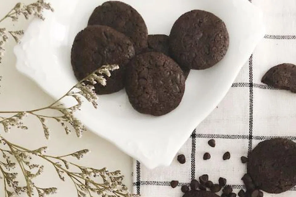 PENGGANTI GULA:  Biskut cip coklat mengandungi hanya 31.4 gram gula, 2.8 gram protein dan 2.3 gram serat setiap hidangan.