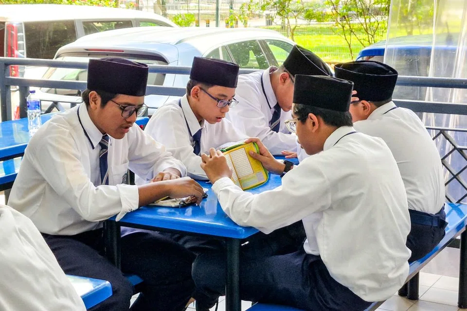 Rutin harian membaca Al-Quran semasa waktu rehat pada bulan Ramadan akan menyebabkan hati pelajar madrasah lebih terpaut agar mencintai Al-Quran, lebih-lebih lagi pada bulan turunnya Al-Quran.  
