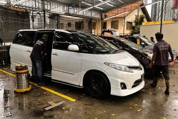 Pelanggan S’pura, bengkel, kedai cuci kereta Johor