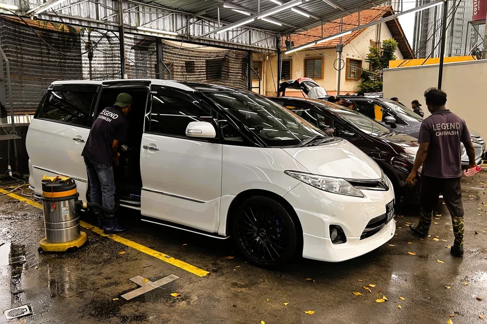 Pelanggan S’pura, bengkel, kedai cuci kereta Johor