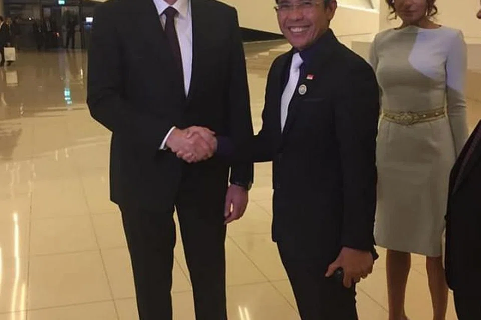 PERERAT HUBUNGAN: Dr Maliki bertemu Presiden Ilham Aliyev di Azerbaijan, di mana beliau menghadiri Sidang Puncak Ketua Negara dan Pemerintah Sidang Pergerakan Negara Berkecuali (NAM) Ke-18. Menurut Dr Maliki, Presiden Aliyev mempunyai kenangan baik dari Kunjungan Negara ke Singapura pada 2012. 