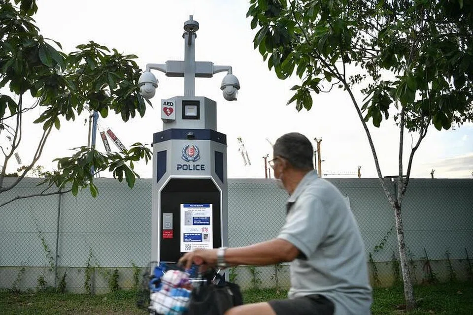 Selain keupayaan komunikasi, Police Beacon juga mempunyai ciri amaran, seperti siren, pembesar suara dan lampu sorot.