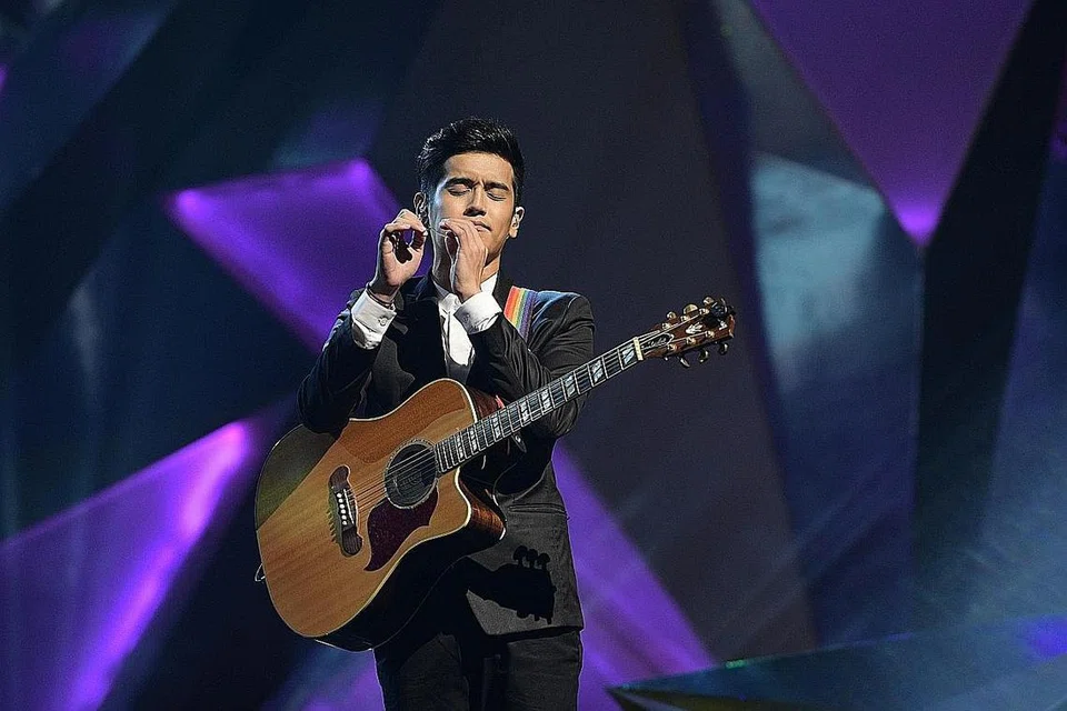 NATHAN HARTONO: Penyanyi tempatan popular yang akan membuat persembahan di acara River Hongbao di The Float@Marina Bay sempena Tahun Baru Cina tahun ini. - Foto fail