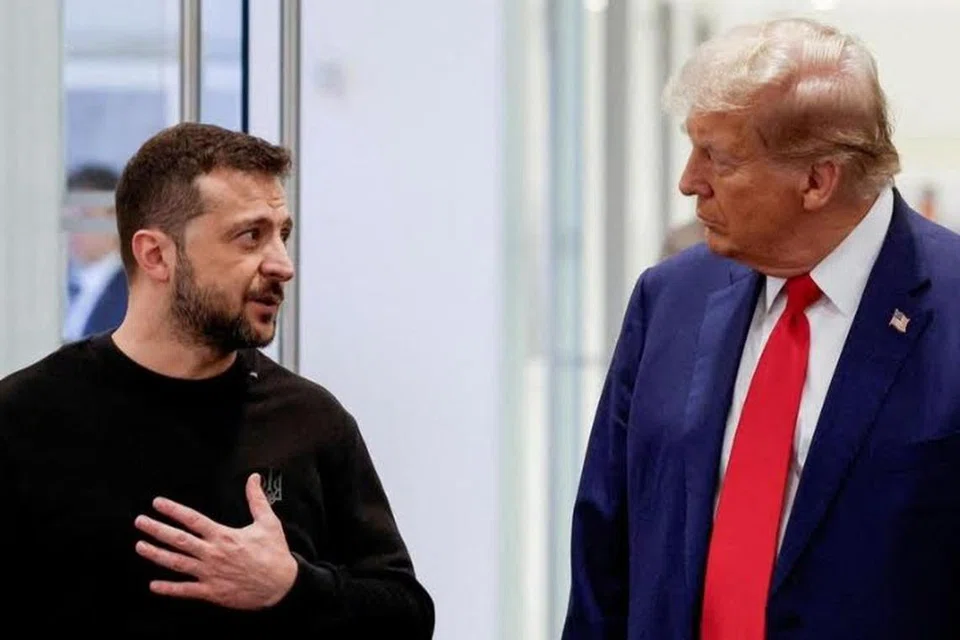 Presiden Ukraine, Encik Volodymyr Zelensky (kiri), mungkin melawat Washington dan menemui Presiden Amerika Syarikat, Encik Donald Trump, pada 28 Februari untuk menandatangani perjanjian mineral. 