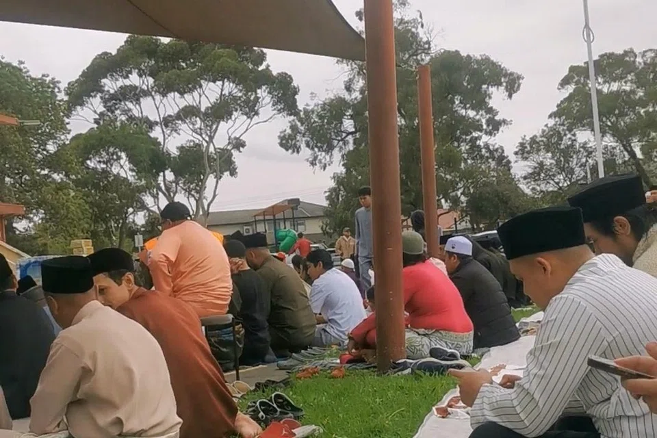 Suasana sambutan Hari Raya pada pagi 20 Mac di Melbourne, Australia.