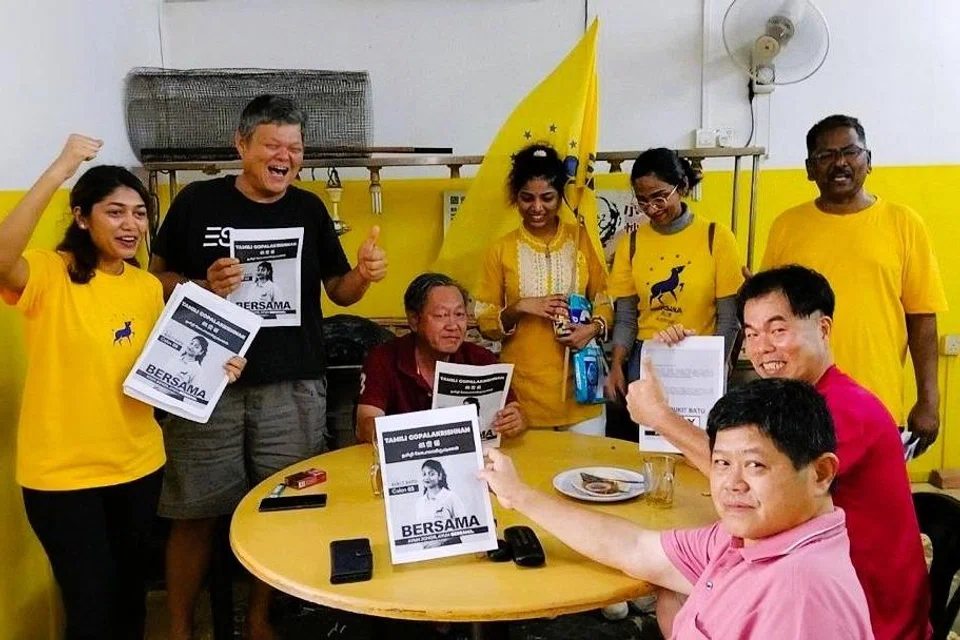Cik Tamili Gopalakrishnan (kiri), mahu membawa isu berkaitan banjir akibat longkang tersumbat, jalan berbahaya, kesesakan akibat kerja binaan, kemudahan awam yang tidak mencukupi serta beberapa aduan kecil yang berlarutan terlalu lama.