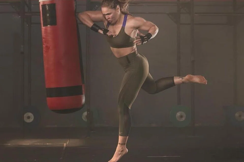 Ronda Rousey yang merupakan bekas pemenang pingat gangsa acara judo dalam Olimpik Athens di Beijing China pada 2008 berkata kecederaan yang dialaminya sebelum ini menghalang beliau daripada terus bersaing.