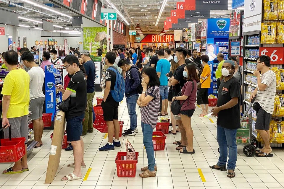 Pelanggan perlu patuhi langkah terkini sewaktu tempoh pemutus litar - Foto fail ini diambil pada 21 Mac lalu