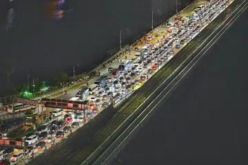 ICA berkata orang ramai harus menjangkakan kelewatan disebabkan langkah-langkah keselamatan yang dipertingkatkan di pusat pemeriksaan susuli situasi ancaman yang semakin meningkat.