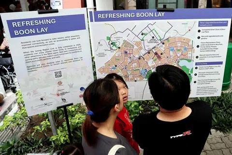 Laluan Daerah Jurong (JRL) yang sedang dibina juga akan meningkatkan keterhubungan dalam beberapa tahun akan datang, dengan tiga stesen JRL terletak di dan sekitar Boon Lay.