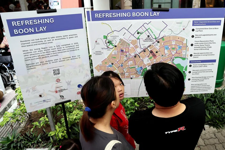 Laluan Daerah Jurong (JRL) yang sedang dibina juga akan meningkatkan keterhubungan dalam beberapa tahun akan datang, dengan tiga stesen JRL terletak di dan sekitar Boon Lay.