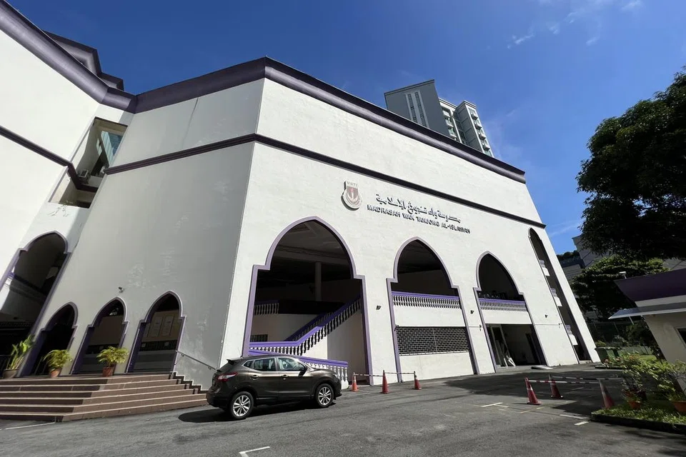 Selain melakukan ibadah korban bersama Madrasah Wak Tanjong, orang ramai juga berkesempatan menyokong pembinaan bangunan tambahan madrasah, yang telah melahirkan ramai cendekiawan Islam di sini. 