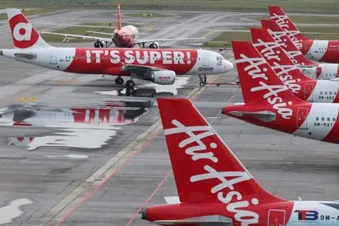 Syarikat penerbangan tambang rendah Malaysia, AirAsia X, telah pun menurunkan tambangnya sebanyak 5 peratus sejak 15 Jun.
