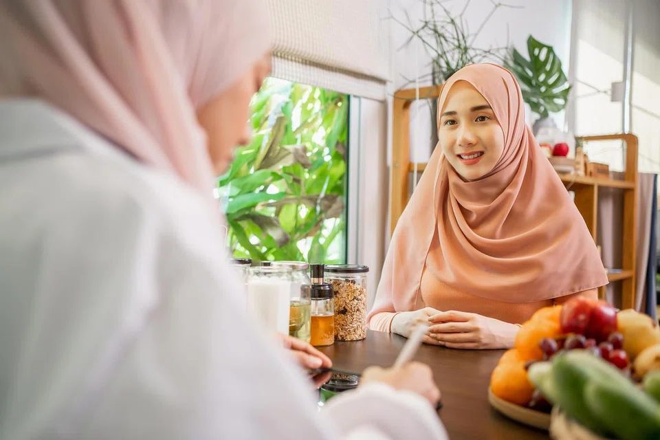 Bulan Ramadan bukan sekadar menahan lapar dan dahaga, bahkan juga peluang terbaik mengamalkan gaya hidup sihat, termasuk dalam pemilihan makanan.