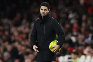 Pengurus Arsenal, Mikel Arteta, berkata beliau tidak akan memberitahu pemainnya supaya mengubah apa-apa, tetapi mereka perlu menyesuaikan diri pada bola yang digunakan dalam Piala Carabao kerana “ia sangat berbeza daripada bola EPL”.