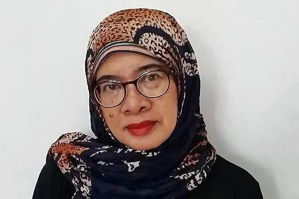 Leyla Shuri nama pena bagi Hajah Halela Abdul Razak. 