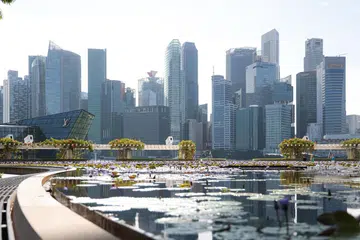 Pertumbuhan perlahan daripada 5.4 peratus pada suku ketiga 2024 tetapi mengatasi ramalan pengamat ekonomi sebanyak 3.8 peratus. 