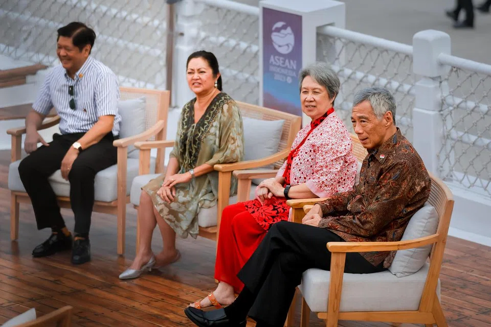 HADIRI SIDANG PUNCAK ASEAN KE-43: Encik Lee akan menghadiri Sidang Puncak Asean ke-43 di Jakarta, Indonesia. Sebelum ini beliau telah menghadiri sidang puncak yang diadakan di Labuan Bajo pada Mei. 