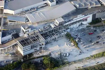 Pusat beli-belah Aeon Mall yang rosak selepas gempa bumi dengan magnitud 7.1 melanda daerah Kumamoto di selatan Jepun, Bandar Kashima, pada 28 Julai.