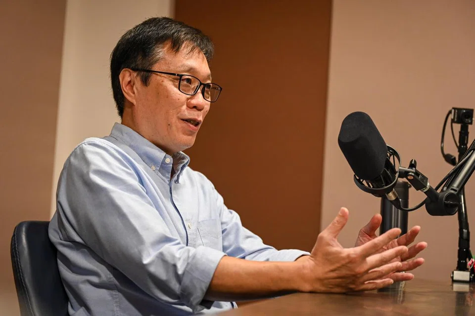 PERANAN BH: Ketua Editor Kumpulan Media Inggeris/Melayu/Tamil (EMTM), Encik Wong Wei Kong, tekankan peranan Berita Harian (BH) dalam sampaikan pandangan yang seimbang. 