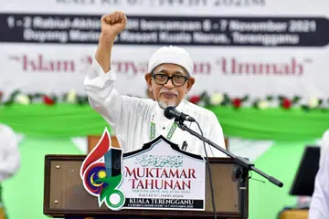 SUSUR ARUS PERDANA: Di sebalik cabaran politik yang semakin rumit, Presiden Parti Islam SeMalaysia (PAS), Tan Sri Abdul Hadi Awang, kini giat berusaha membawa PAS ke dalam arus perdana demi menarik sokongan rakyat majmuk Malaysia.