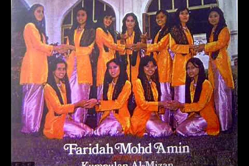 LAGU MEREKA MASIH BERPENGARUH ~ BEGITU POPULAR: Al Mizan merupakan kumpulan yang merintis industri nasyid di Singapura pada akhir 70-an. Antara lagu popular kumpulan Al-Mizan yang menampilkan Faridah M. Amin sebagai penyanyi utama ialah lagu 'Solatullah', 'Junjungan mulia' dan 'Tangan Kuhulur Maaf Kupohon'. - Foto fail