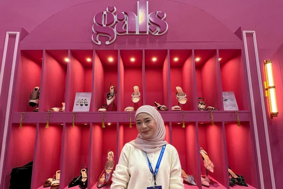 Pemilik jenama Gals, yang menjual beg tangan dan kasut wanita, Cik Qisstina Yazid, 30 tahun.