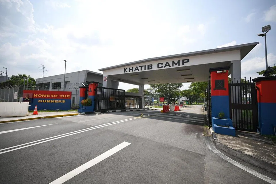 Kem Khatib yang dibina pada 1983 merupakan ibu pejabat bagi Pasukan Artileri Singapura.