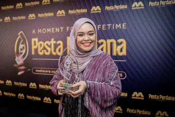 Mariam Mas’od, Warna 942 FM, Pesta Perdana, DJ Radio Terbaik