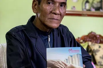 INGIN TERUS BEKERJA: Bagi Encik Mahmood bekerja di usia senja bukan hanya dapat menggalakkan kehidupan yang lebih aktif malah minda beliau juga akan menjadi lebih positif pada waktu yang sama. - Foto-Foto BM oleh NUR DIYANA TAHA
