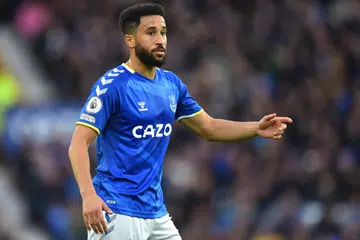 EJEN BEBAS: Andros Towsend, yang kini seorang ejen bebas setelah kontraknya bersama Everton tamat, sedang berlatih dengan Burnley.