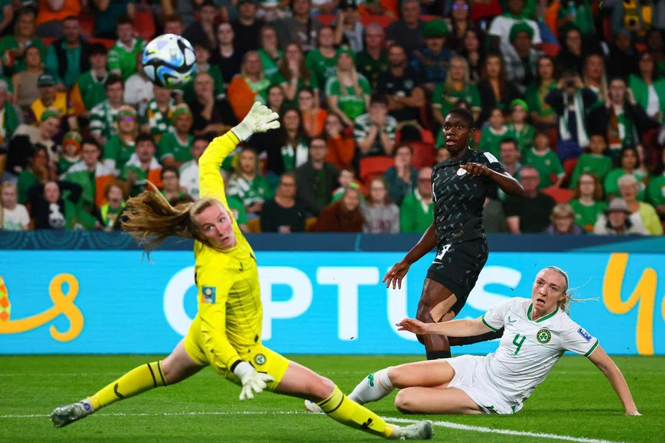 HEBAT!: Penyerang Nigeria Asisat Oshoala cuba jaringkan gol dalam perlawanan menentang Ireland dalam Kumpulan B di Stadium Brisbane 31 Julai 2023.