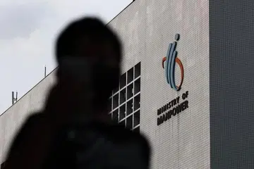Pekerja runcit bergaji rendah telah dilindungi di bawah Model Gaji Progresif  (PWM), tangga gaji yang disandarkan kepada latihan dan penambahbaikan produktiviti, sejak September 2022.