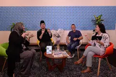 EDISI 'KPAK BING BING': Topik kahwin-kahwin dibincangkan dalam 'The BM Show' di mana naib kadi dan imam eksekutif Masjid Jamiyah Ar-Rabitah, Ustaz Muhamad Nuzhan Abdul Halim; dan pemilik syarikat katering Amani, Encik Mohamed Nor Ismail yang lebih dikenali sebagai Kino, mengongsi bagaimana majlis walimah dijalankan dalam keterbatasan Covid-19. - Foto BM oleh NUR HUMAIRA SAJAT